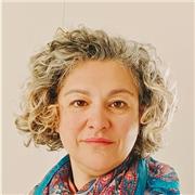 Laureata in Lingue straniere con esperienza sia in azienda sia nella scuola, offre lezioni di lingue e aiuto compiti.